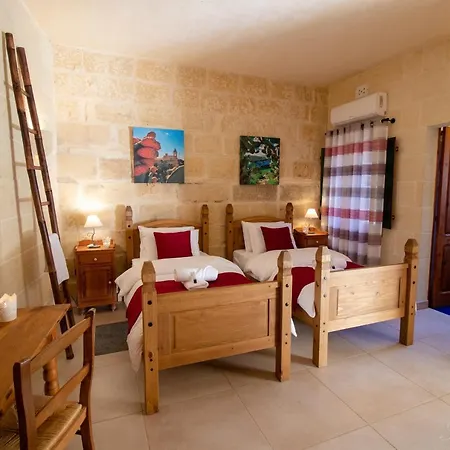 Bebbuxa Feriehus Għarb