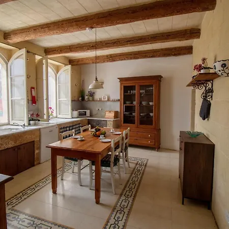 Feriehus Bebbuxa Għarb