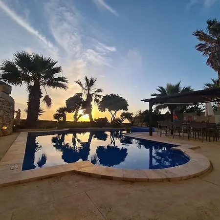 Bebbuxa Hébergement de vacances Għarb